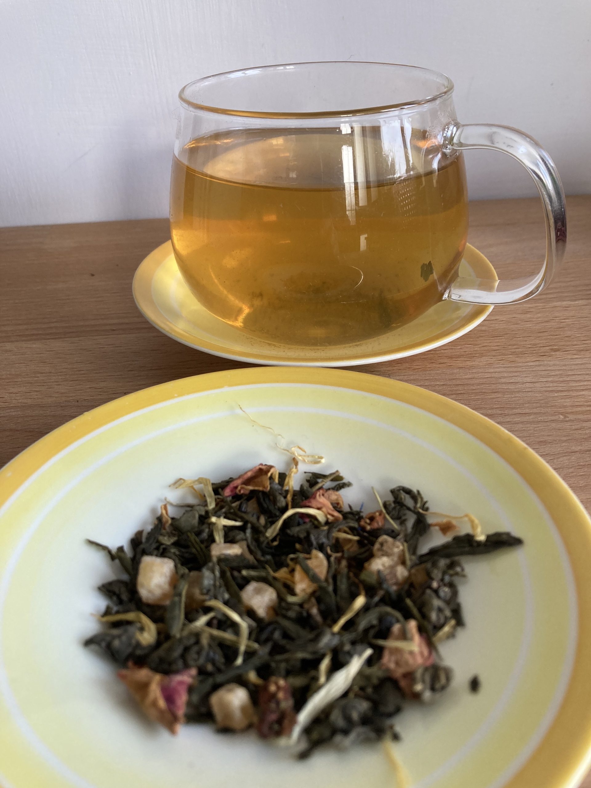 Seven Veils Tea (Te de Los Siete Velos): Green gunpowder tea, Sencha and Chun Mee tea, Mao Feng white tea, pineapple, papaya, strawberries and calendula. 